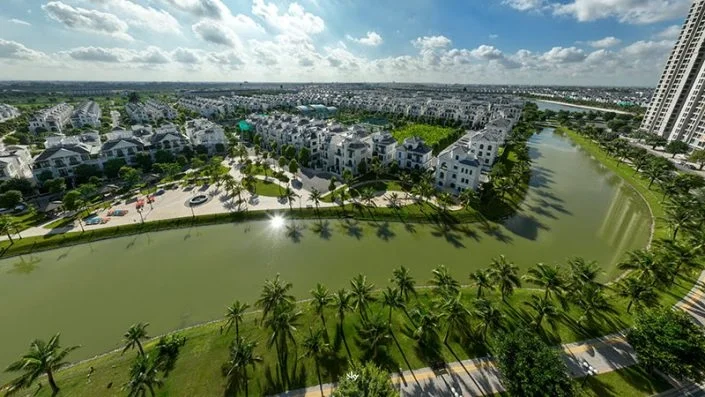 Đường dạo bộ và hệ sinh thái đa dạng tại Hồ Đảo Cọ