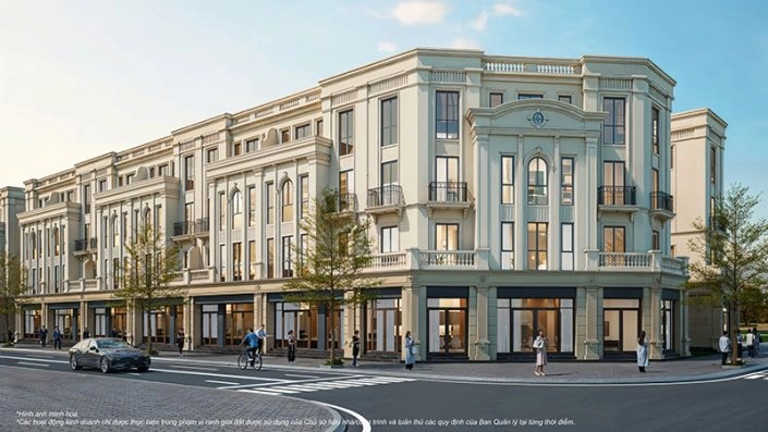 Góc phố với tòa nhà thương mại kiến trúc tân cổ điển, mặt tiền rộng rãi